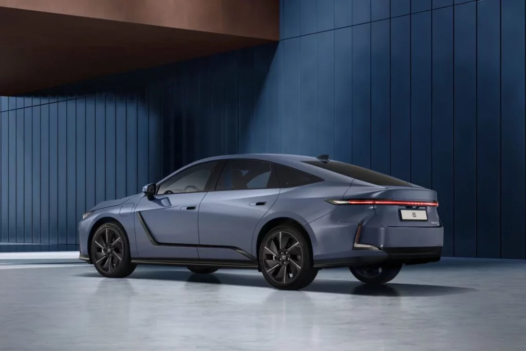 Lexus ES, un sedán de lujo -también eléctrico- para conquistar Europa 55 Motor16 LEXUS ES 2025 48 Motor16