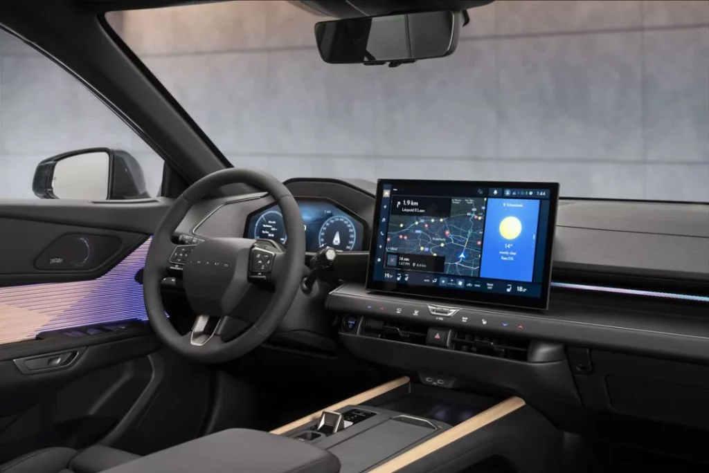 Lexus ES, un sedán de lujo -también eléctrico- para conquistar Europa 12 Motor16 LEXUS ES 2025 5 Motor16