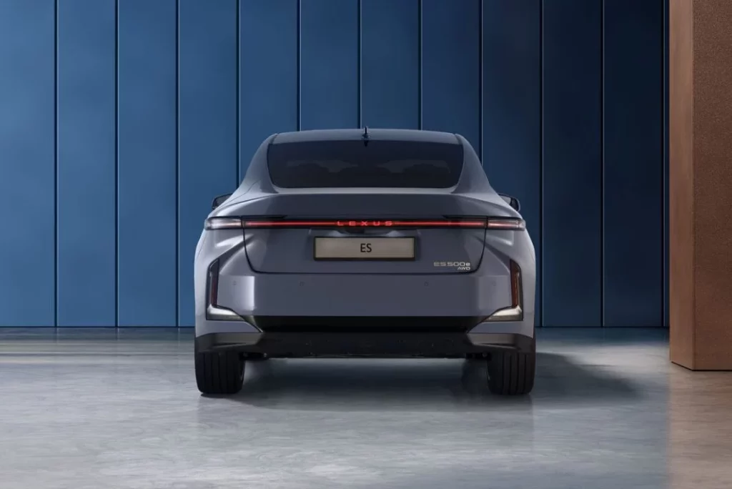 Lexus ES, un sedán de lujo -también eléctrico- para conquistar Europa 57 Motor16 LEXUS ES 2025 50 Motor16