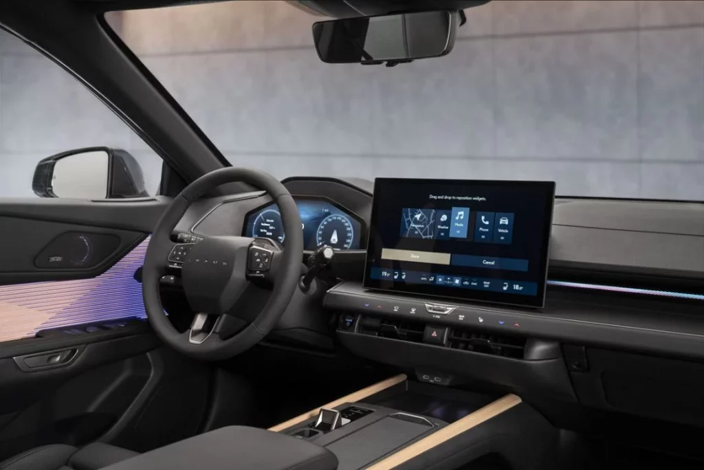 Lexus ES, un sedán de lujo -también eléctrico- para conquistar Europa 13 Motor16 LEXUS ES 2025 6 Motor16