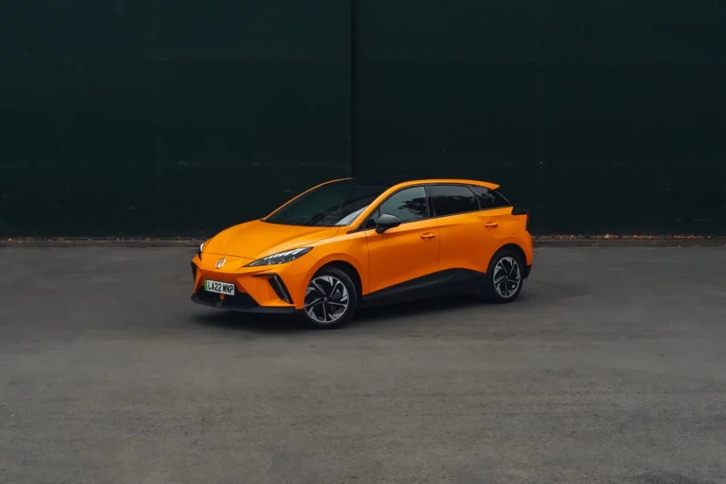 Tras el HS PHEV, este es el segundo MG de la era 0,0 2 Motor16 2025 MG4 Electric. Imagen delantera.