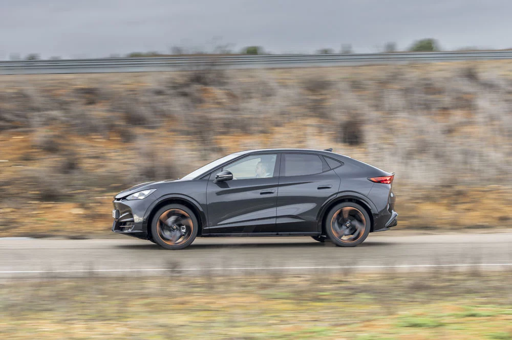 Cupra Tavascan Endurance. Probamos un SUV eléctrico realmente equilibrado 11 Motor16 Motor16 Cupra Tavascan 28 Motor16