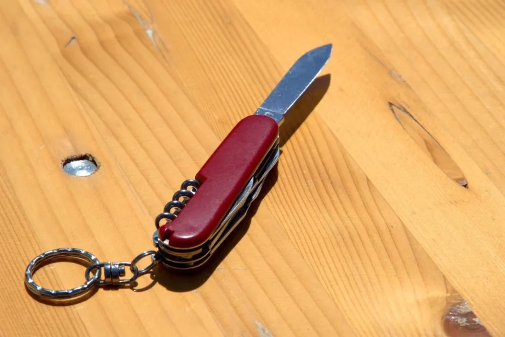 Navaja suiza Pixabay pocket knife 3524625 1280 Motor16