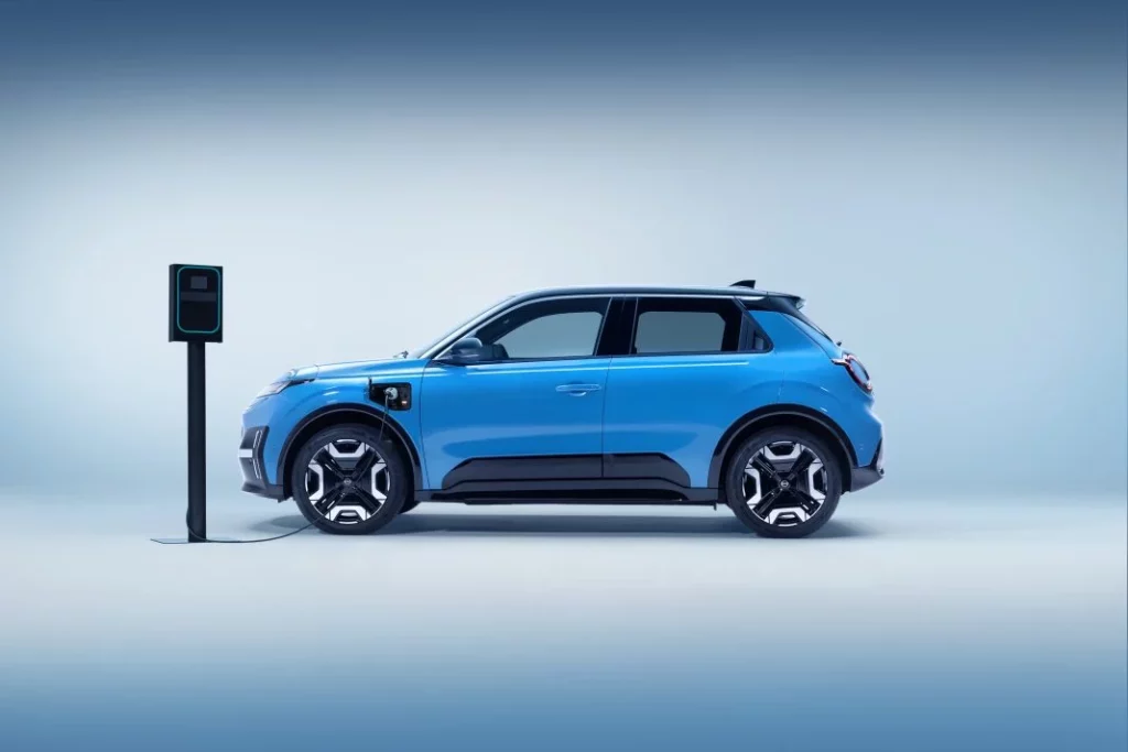 Nissan Micra electrico 2026 R5 24 Motor16