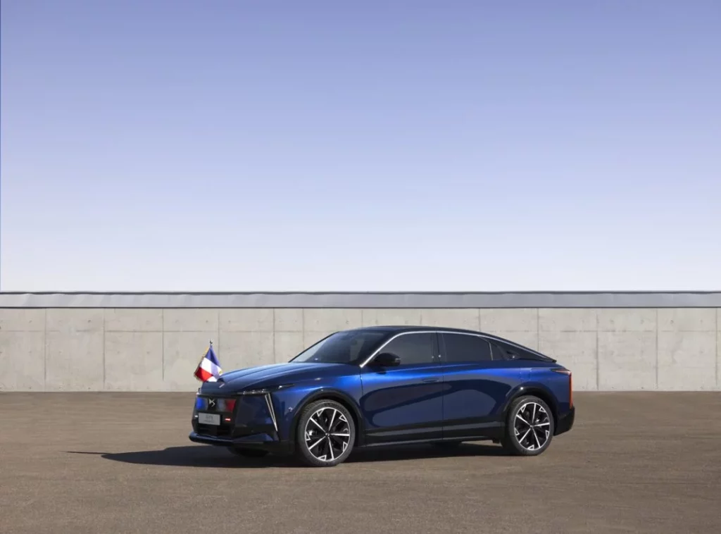 DS N°8 Presidencial: un eléctrico de lujo para el Elíseo 10 Motor16 PRESIDENTIAL DS N°8 0965 Motor16