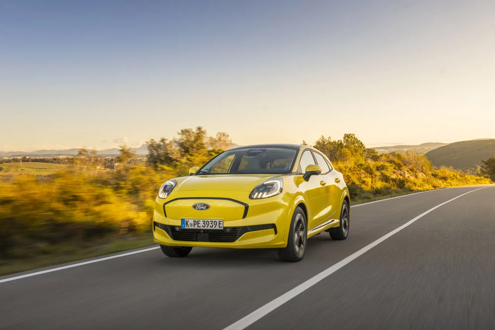 Probamos el Ford Puma Gen-E: 100% Puma, 0 emisiones 55 Motor16 Puma Gen E Electric Yellow 003 Motor16