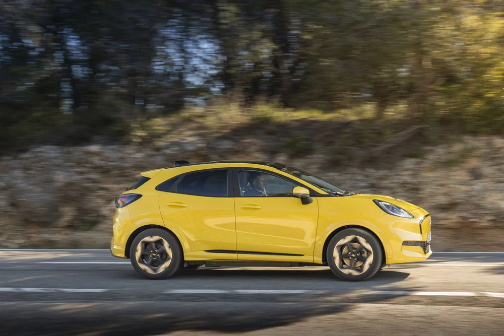 Probamos el Ford Puma Gen-E: 100% Puma, 0 emisiones 58 Motor16 Puma Gen E Electric Yellow 008 Motor16