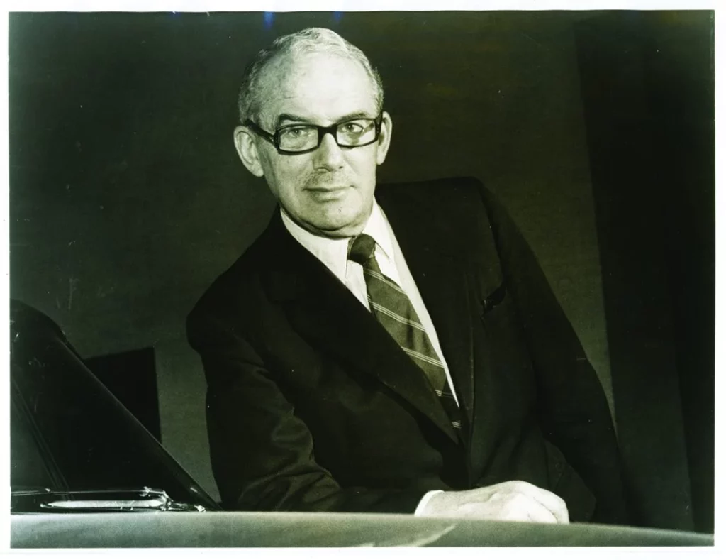 Una de las sedes históricas de Aston Martin cumple 70 años 15 Motor16 Sir David Brown who moved Aston Martin Lagonda to Newport Pagnell in the 1950s Motor16