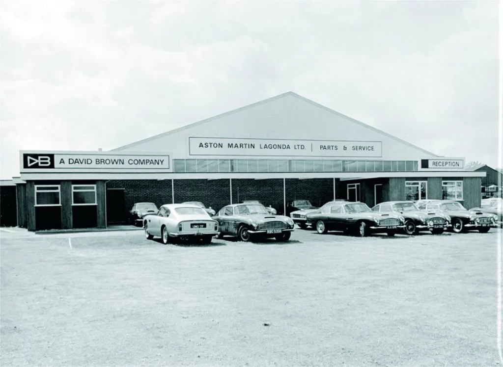 Una de las sedes históricas de Aston Martin cumple 70 años 20 Motor16 The Aston Martin Parts Service Division at Newport Pagnell in the 1960s Motor16