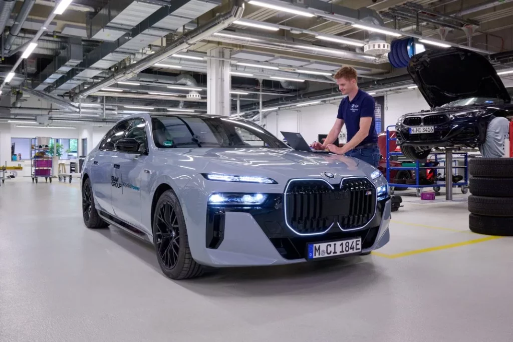 BMW prueba las baterías de estado sólido en el i7 para ofrecer más autonomía y menor peso 5 Motor16 BMW prueba las baterías de estado sólido en el i7 para ofrecer más autonomía y menor peso