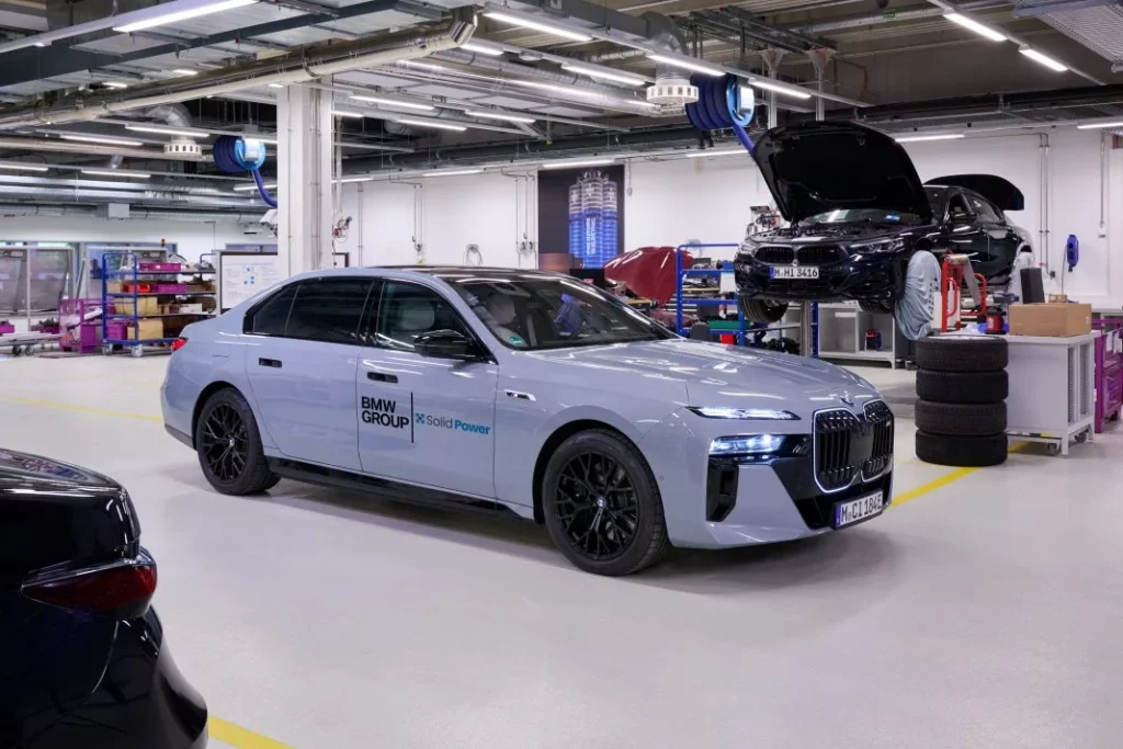 BMW prueba las baterías de estado sólido en el i7 para ofrecer más autonomía y menor peso 3 Motor16 BMW prueba las baterías de estado sólido en el i7 para ofrecer más autonomía y menor peso