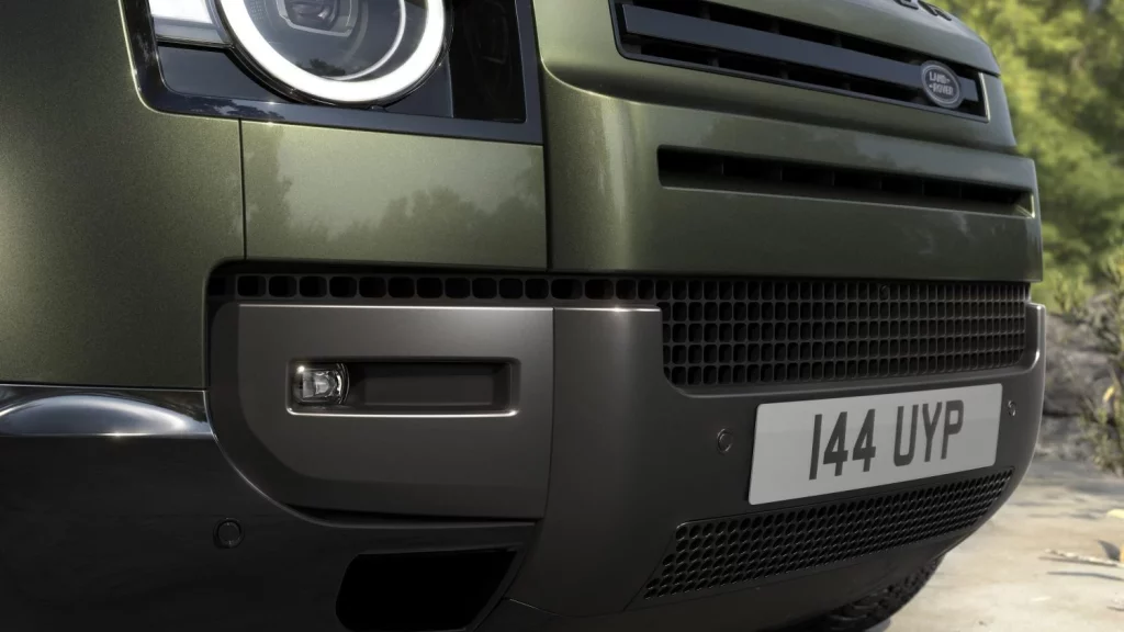 El JLR Land Rover Defender cambia de imagen y adopta un nuevo recurso todoterreno