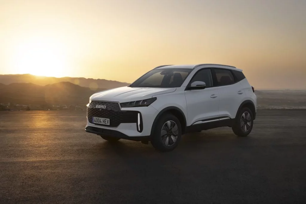 Nuevo Ebro s400: El tercer modelo de la marca española es un SUV compacto híbrido 48 Motor16 ebro s400 nuevo suv barcelona 12 Motor16