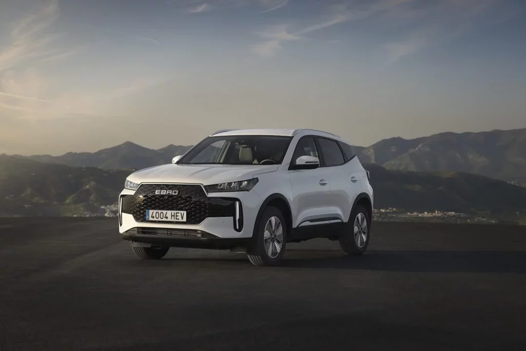 Nuevo Ebro s400: El tercer modelo de la marca española es un SUV compacto híbrido 46 Motor16 ebro s400 nuevo suv barcelona 14 Motor16