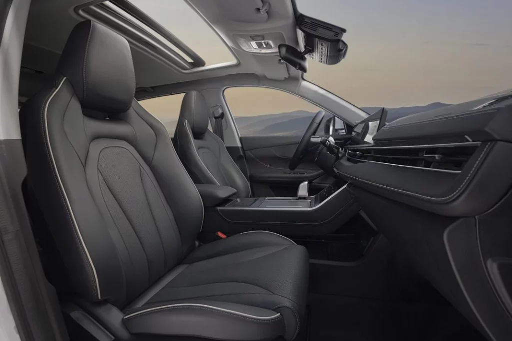 Nuevo Ebro s400: El tercer modelo de la marca española es un SUV compacto híbrido 26 Motor16 ebro s400 nuevo suv barcelona 34 Motor16