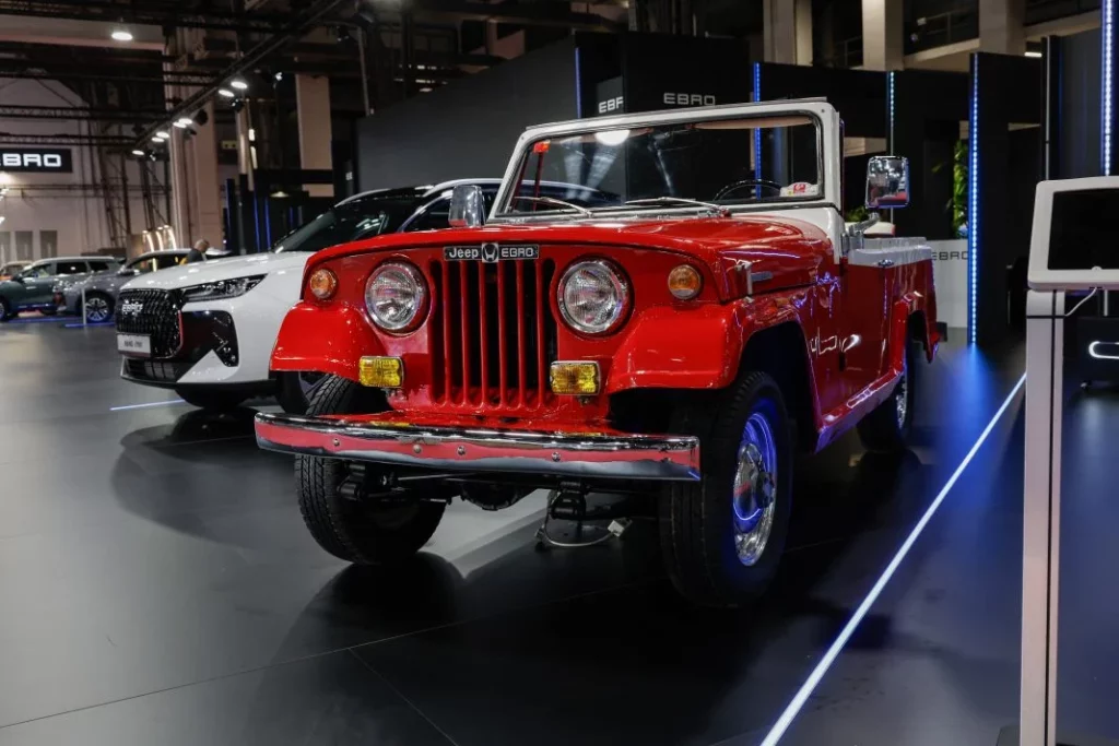 Nuevo Ebro s400: El tercer modelo de la marca española es un SUV compacto híbrido 8 Motor16 Ebro s400 y ebro Comando