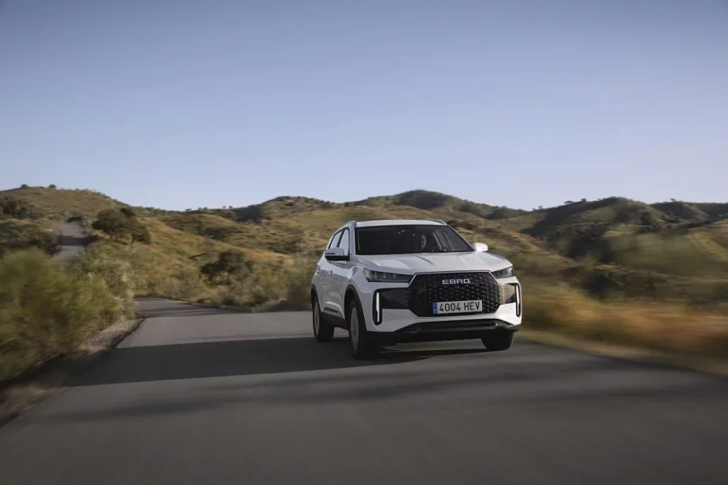 Nuevo Ebro s400: El tercer modelo de la marca española es un SUV compacto híbrido 19 Motor16 ebro s400 nuevo suv barcelona 41 Motor16