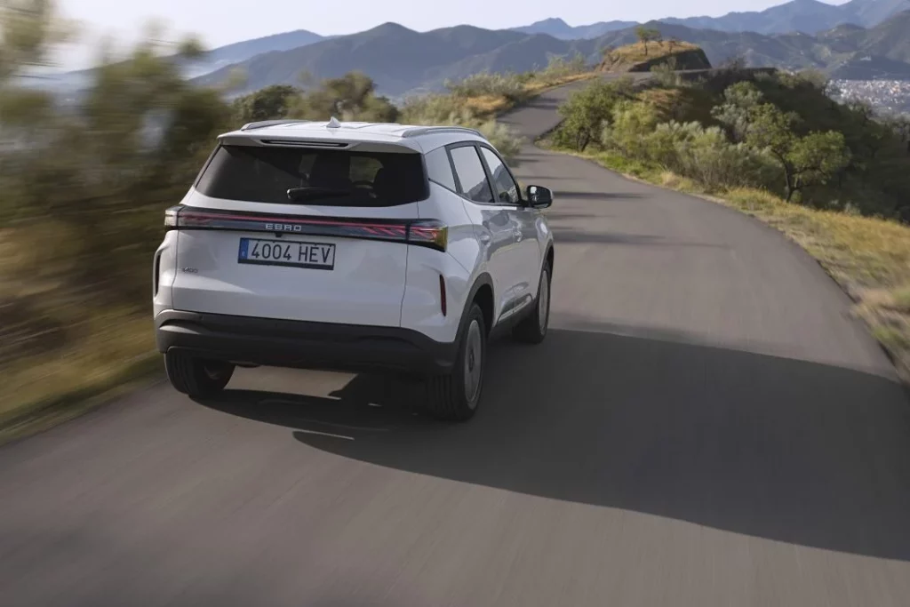 Nuevo Ebro s400: El tercer modelo de la marca española es un SUV compacto híbrido 17 Motor16 ebro s400 nuevo suv barcelona 43 Motor16