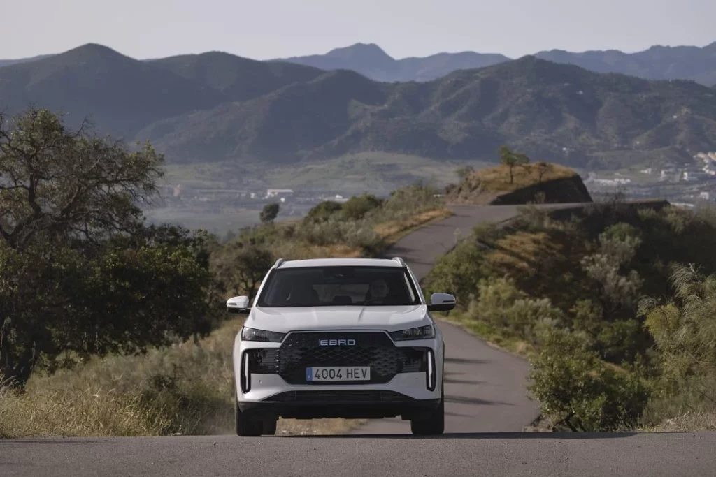 Nuevo Ebro s400: El tercer modelo de la marca española es un SUV compacto híbrido 16 Motor16 ebro s400 nuevo suv barcelona 44 Motor16