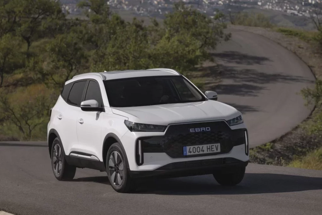 Nuevo Ebro s400: El tercer modelo de la marca española es un SUV compacto híbrido 15 Motor16 ebro s400 nuevo suv barcelona 45 Motor16