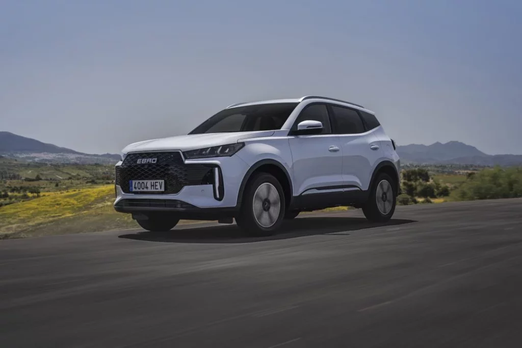 Nuevo Ebro s400: El tercer modelo de la marca española es un SUV compacto híbrido 12 Motor16 ebro s400 nuevo suv barcelona 48 Motor16