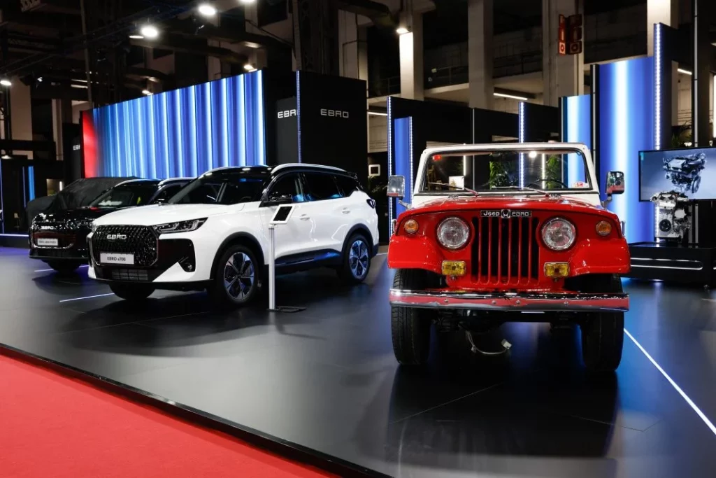 Nuevo Ebro s400: El tercer modelo de la marca española es un SUV compacto híbrido 2 Motor16 Ebro s400 y ebro Comando
