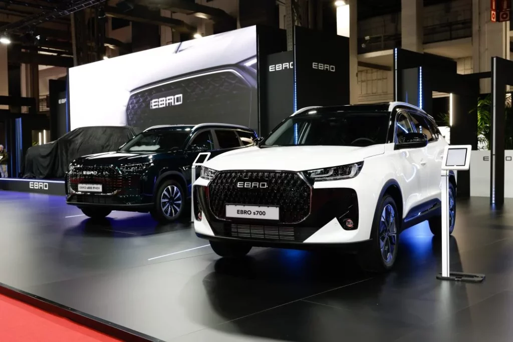 Nuevo Ebro s400: El tercer modelo de la marca española es un SUV compacto híbrido 5 Motor16 ebro s400 nuevo suv barcelona 7 Motor16