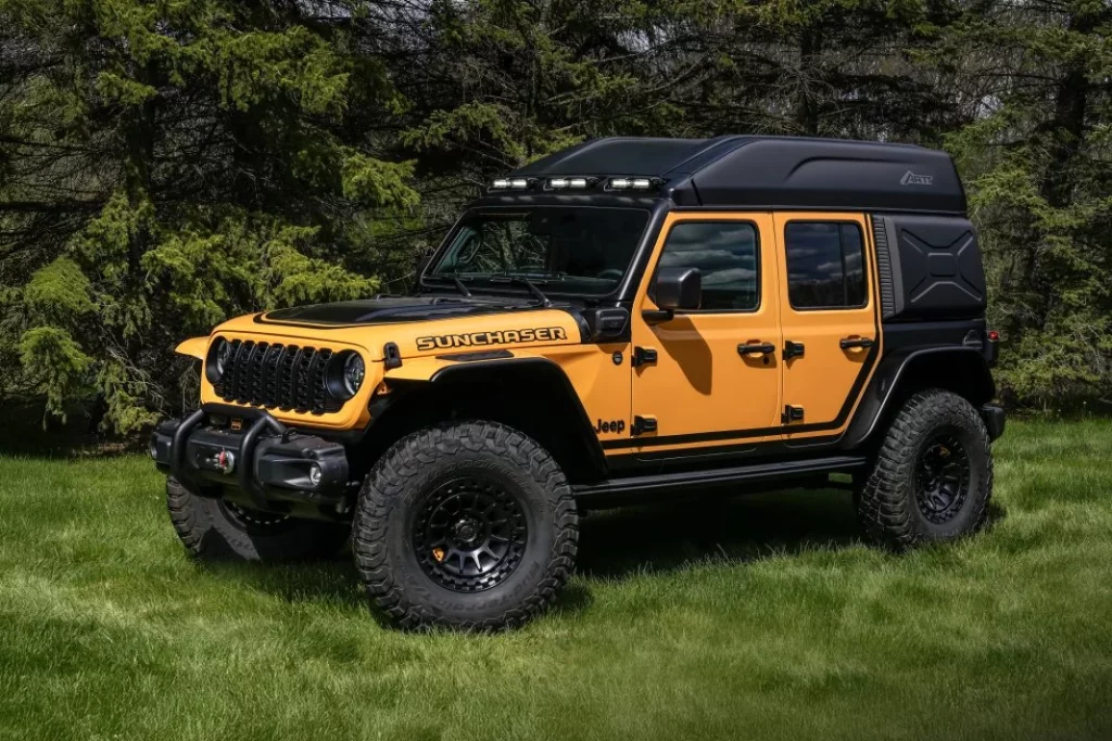 Este Jeep Wrangler camper es mucho más ambicioso de lo que parece 9 Motor16 Jeep Wrangler Sunchaser, tienda de techo Mopar