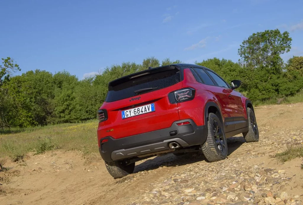 Jeep Avenger 4xe rivales