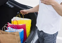 La DGT lo confirma: la multa de 200 euros que te caerá por hacer este gesto en un supermercado