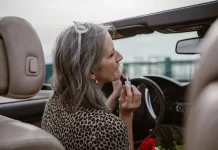 200 euros y 2 puntos: la multa por usar así los parasoles de tu coche