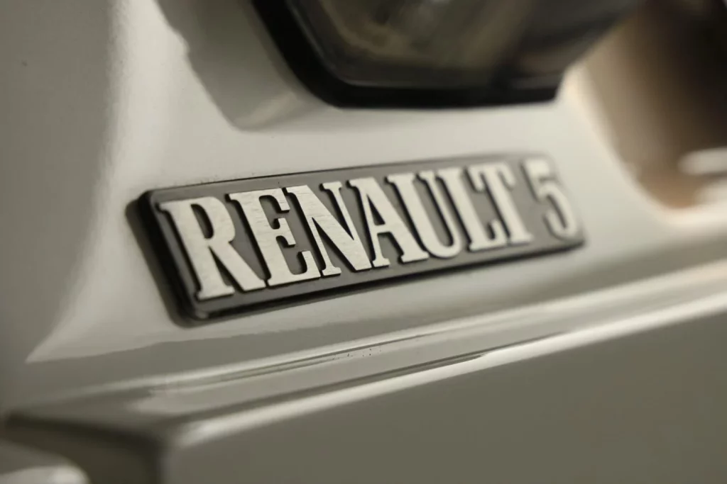 ¿Qué pasa si cruzas un Renault 5 Turbo con un Mazda RX-7? 119 Motor16 renault 5 turbo 2 1985 motor mazda 119 Motor16
