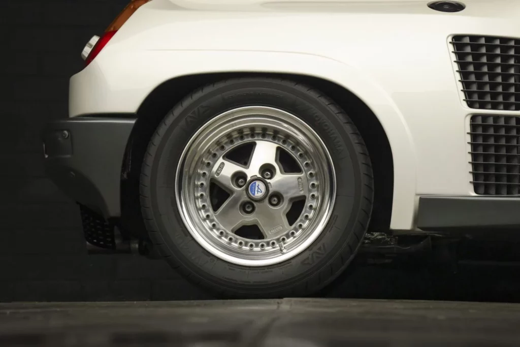 ¿Qué pasa si cruzas un Renault 5 Turbo con un Mazda RX-7? 102 Motor16 renault 5 turbo 2 1985 motor mazda 124 Motor16