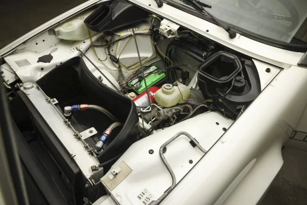 ¿Qué pasa si cruzas un Renault 5 Turbo con un Mazda RX-7? 94 Motor16 renault 5 turbo 2 1985 motor mazda 130 Motor16