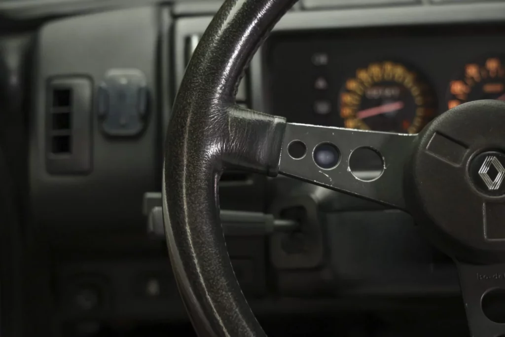 ¿Qué pasa si cruzas un Renault 5 Turbo con un Mazda RX-7? 37 Motor16 renault 5 turbo 2 1985 motor mazda 202 Motor16