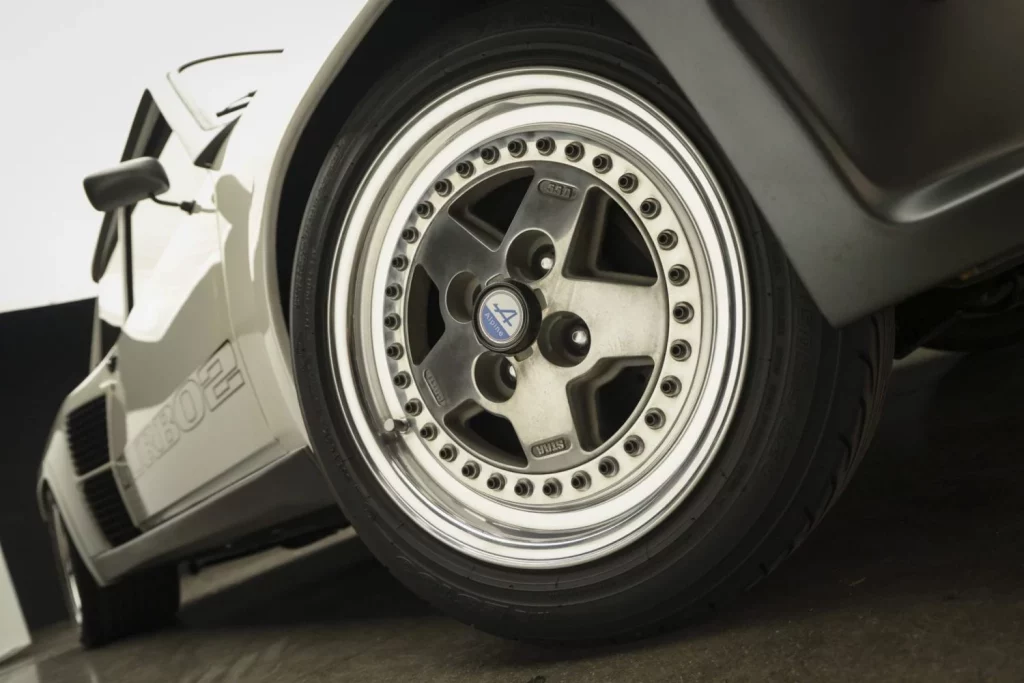 ¿Qué pasa si cruzas un Renault 5 Turbo con un Mazda RX-7? 83 Motor16 renault 5 turbo 2 1985 motor mazda 242 Motor16