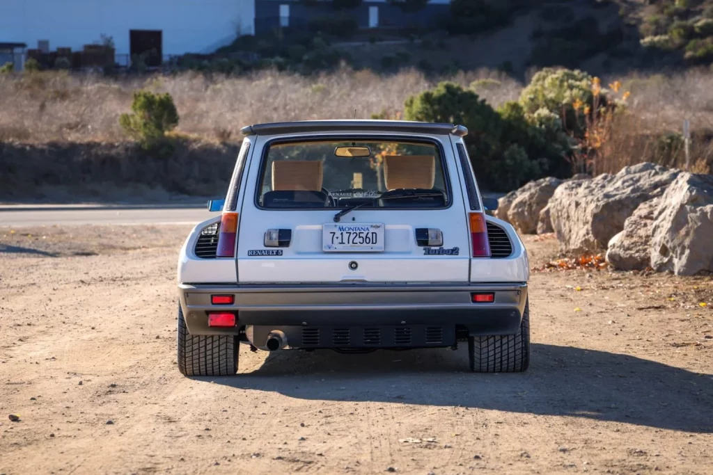 ¿Qué pasa si cruzas un Renault 5 Turbo con un Mazda RX-7? 3 Motor16 ¿Qué pasa si cruzas un Renault 5 Turbo con un Mazda RX-7?
