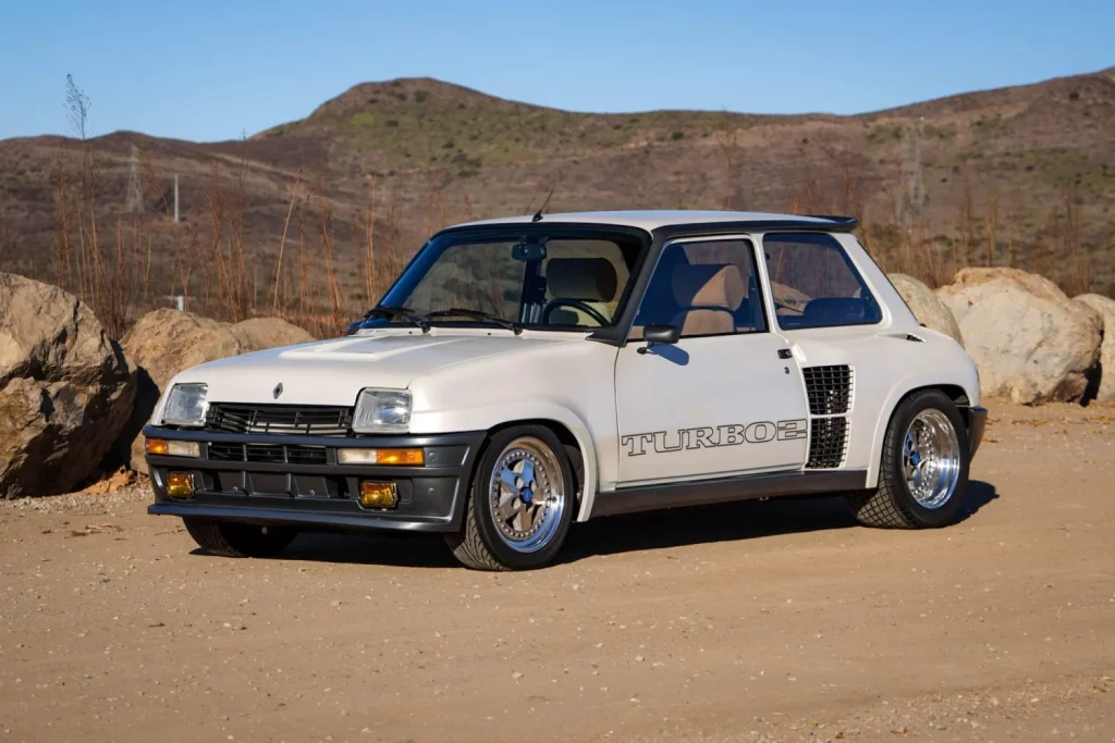 ¿Qué pasa si cruzas un Renault 5 Turbo con un Mazda RX-7? 1 Motor16 ¿Qué pasa si cruzas un Renault 5 Turbo con un Mazda RX-7?
