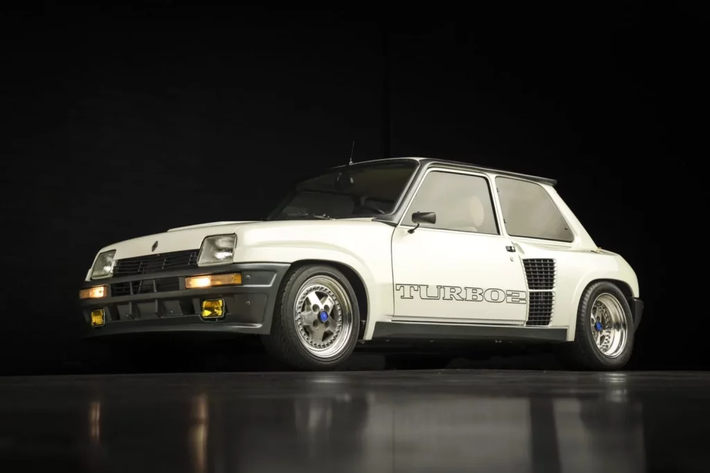 ¿Qué pasa si cruzas un Renault 5 Turbo con un Mazda RX-7? 14 Motor16 ¿Qué pasa si cruzas un Renault 5 Turbo con un Mazda RX-7?