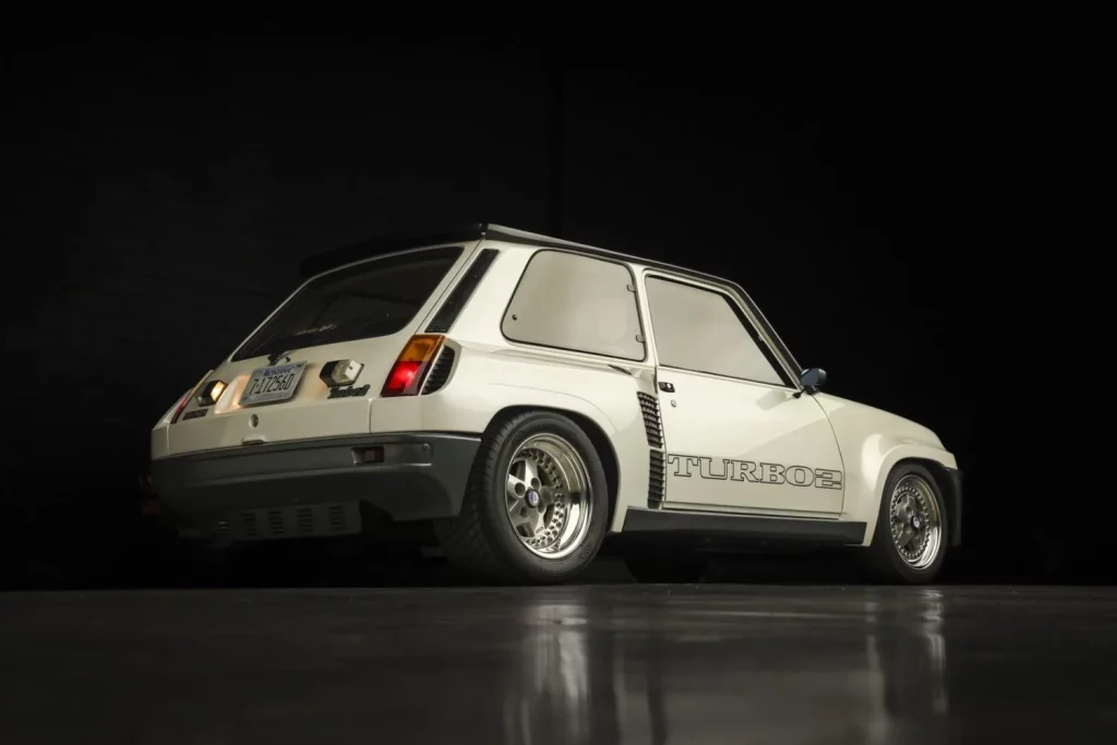 ¿Qué pasa si cruzas un Renault 5 Turbo con un Mazda RX-7? 12 Motor16 ¿Qué pasa si cruzas un Renault 5 Turbo con un Mazda RX-7?