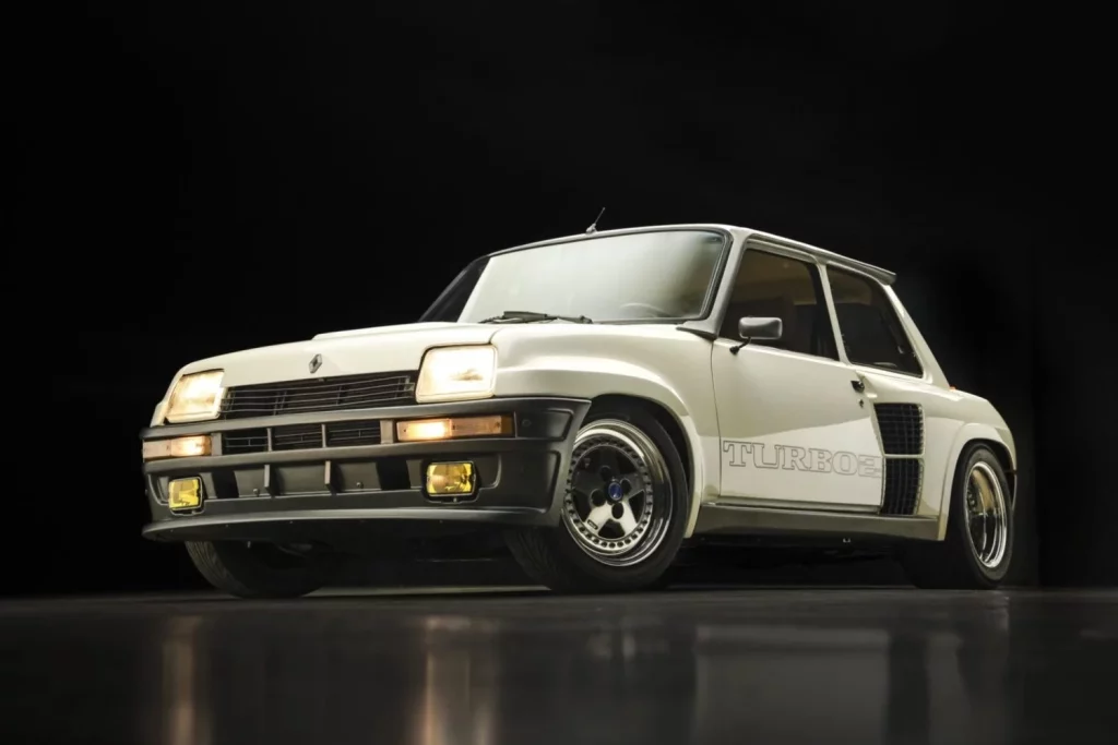 ¿Qué pasa si cruzas un Renault 5 Turbo con un Mazda RX-7? 17 Motor16 ¿Qué pasa si cruzas un Renault 5 Turbo con un Mazda RX-7?
