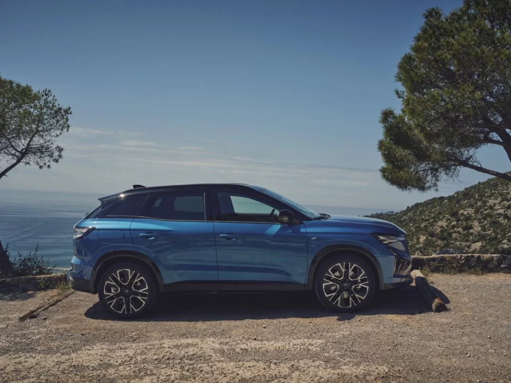 Primera prueba del “nuevo” Renault Austral: Sigue siendo un “cochazo” 43 Motor16 renault austral nuevo 2025 primera prueba 29 Motor16