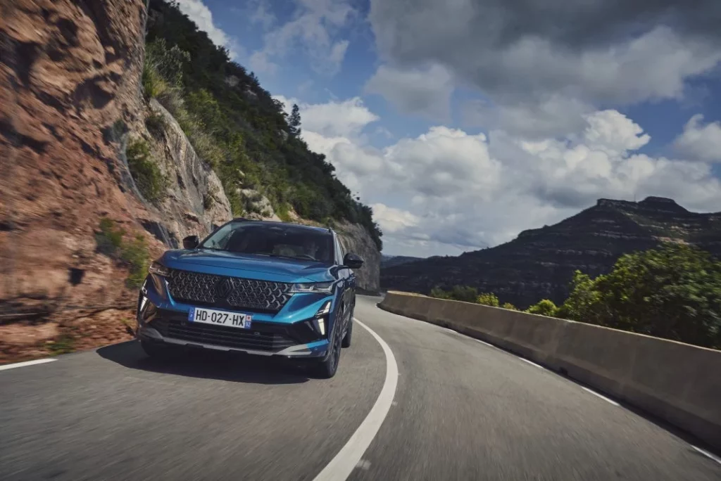 Primera prueba del “nuevo” Renault Austral: Sigue siendo un “cochazo” 46 Motor16 renault austral nuevo 2025 primera prueba 3 Motor16