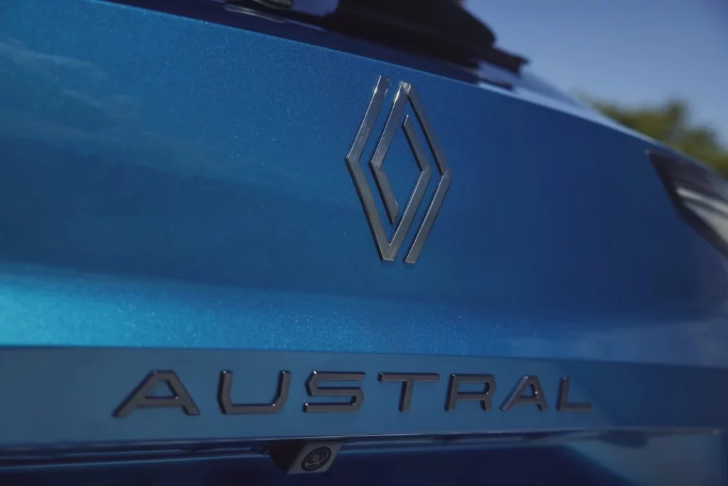 Primera prueba del “nuevo” Renault Austral: Sigue siendo un “cochazo” 39 Motor16 renault austral nuevo 2025 primera prueba 38 Motor16