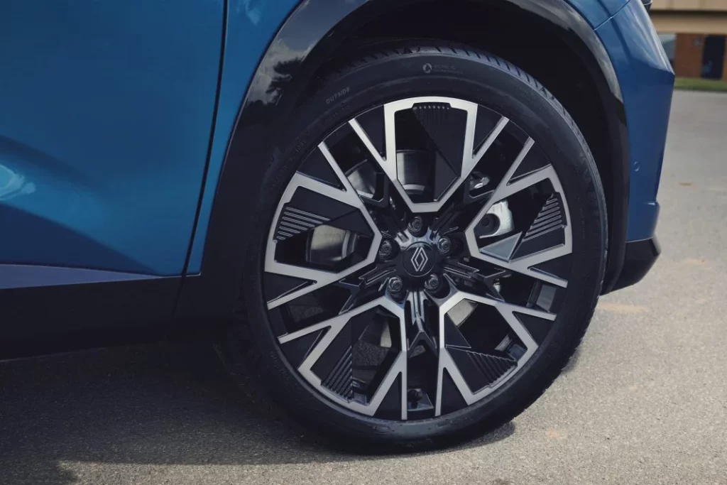 Primera prueba del “nuevo” Renault Austral: Sigue siendo un “cochazo” 38 Motor16 renault austral nuevo 2025 primera prueba 39 Motor16