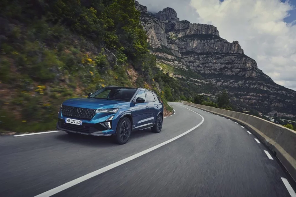 Primera prueba del “nuevo” Renault Austral: Sigue siendo un “cochazo” 47 Motor16 renault austral nuevo 2025 primera prueba 4 Motor16