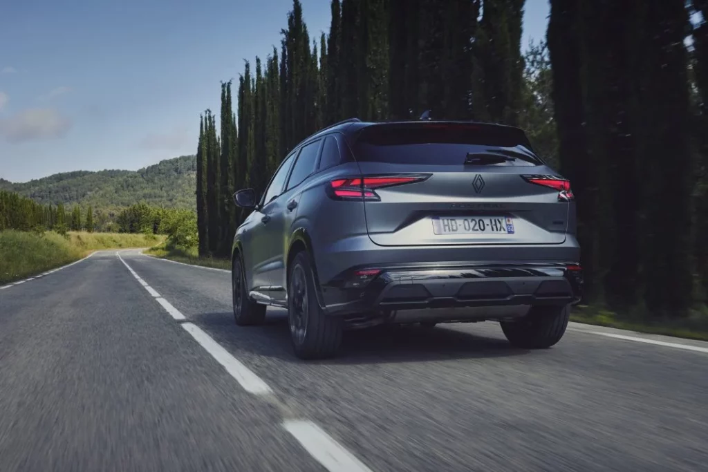 Primera prueba del “nuevo” Renault Austral: Sigue siendo un “cochazo” 20 Motor16 renault austral nuevo 2025 primera prueba 72 Motor16