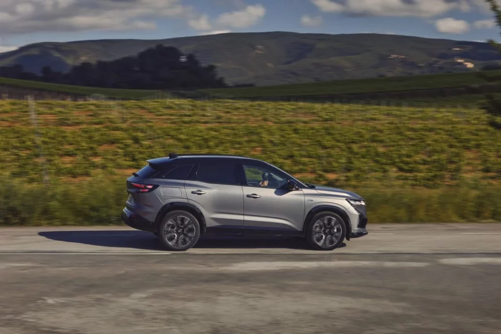Primera prueba del “nuevo” Renault Austral: Sigue siendo un “cochazo” 19 Motor16 renault austral nuevo 2025 primera prueba 77 Motor16
