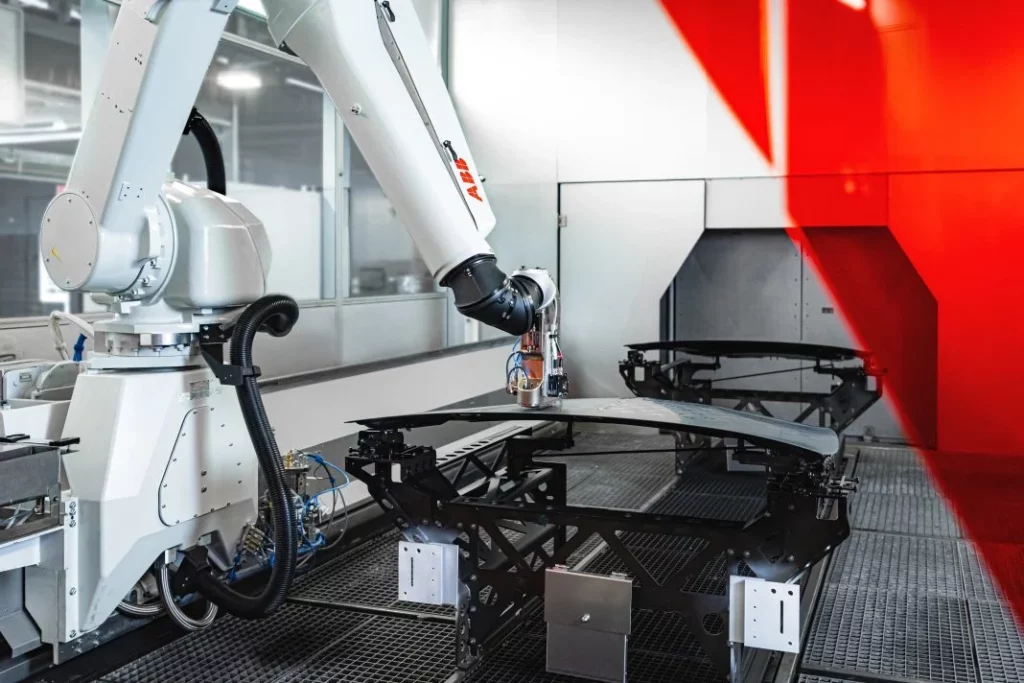 El robot impresora de pintura va a hacer que tu próximo coche sea único