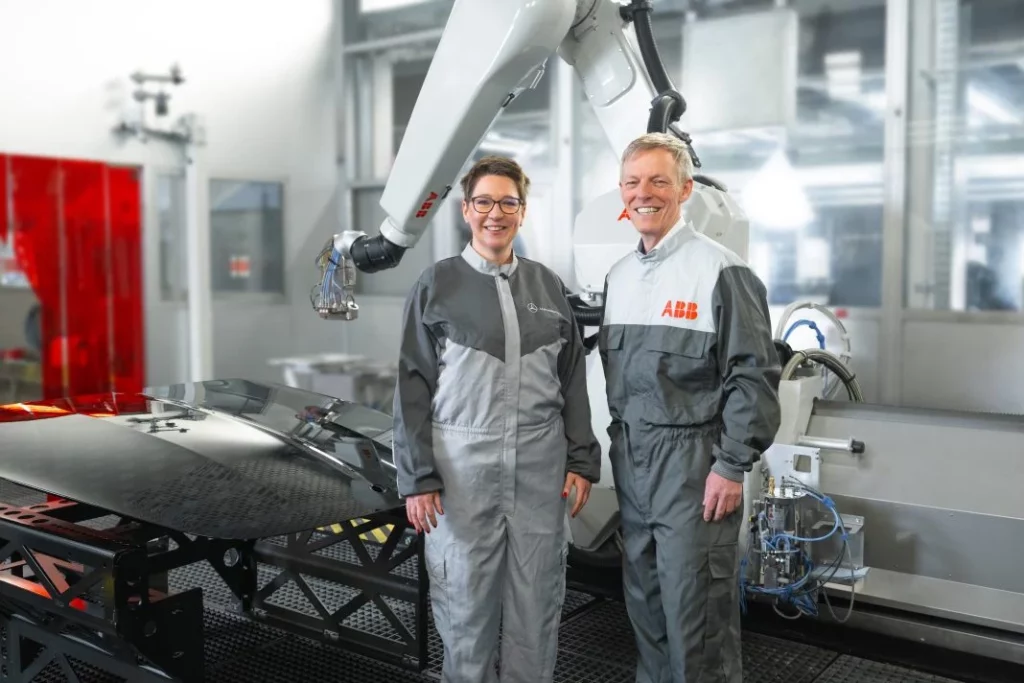 El robot impresora de pintura va a hacer que tu próximo coche sea único